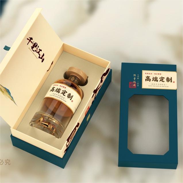 Craft Mountain Glass Liquor Bottle Packaging – Wild Terrain-Inspired for Small-Batch Spirits