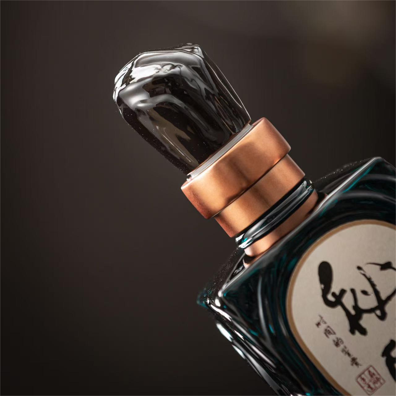 WAVE Square Glass Bottle – Luxury Textured Design for Premium Spirits & Branding